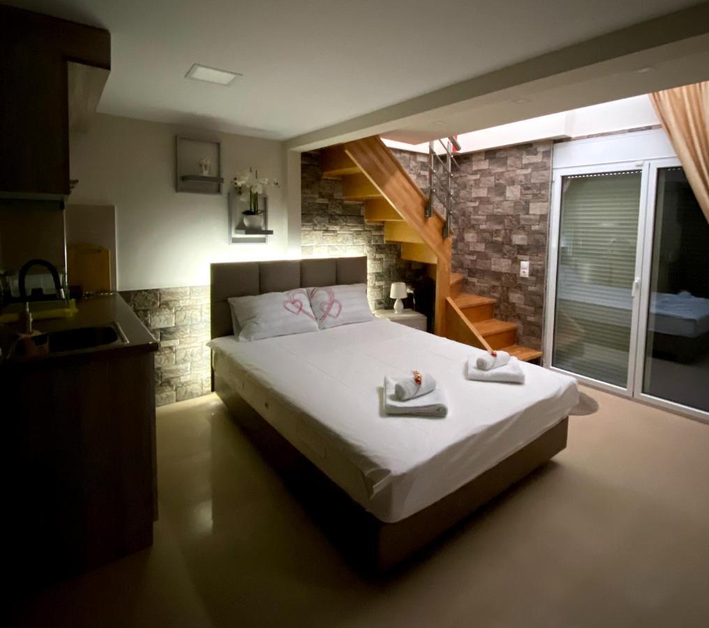 Apartment Radosevic Olympiakí Aktí Екстериор снимка