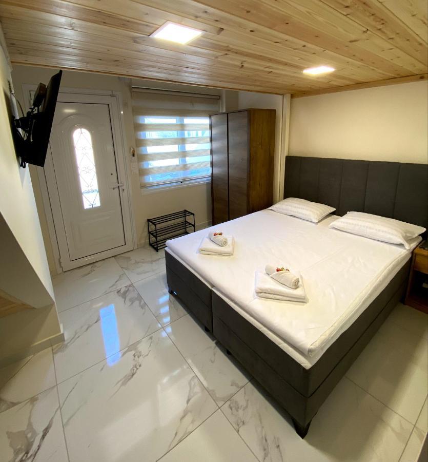Apartment Radosevic Olympiakí Aktí Екстериор снимка